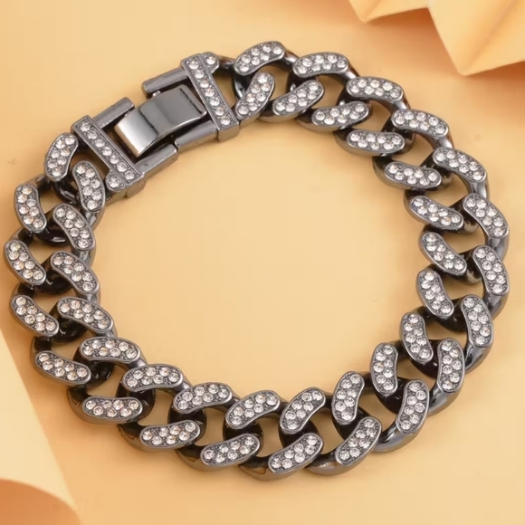 Sale NWT White Austrian Crystal Bracelet in Blacktone (7.25 In) - Picture 2 of 6